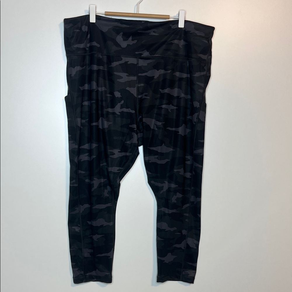 Athleta Ultimate Camo 7/8 tight 3X